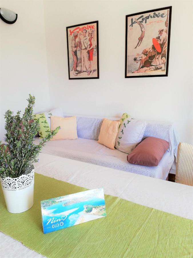 Apartment Anzotika Nin Bagian luar foto